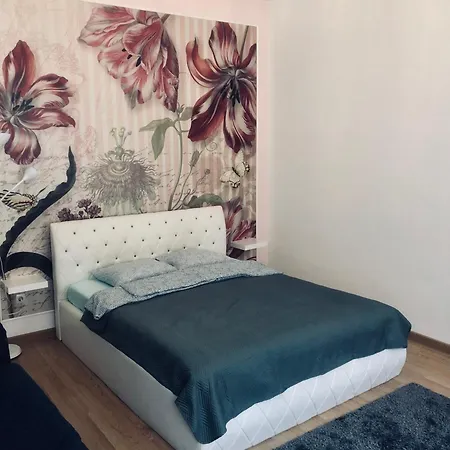 Apartment Lovely Flowers Quiet 4th-floor Gem