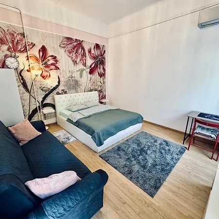 Lovely Flowers In Downtown Appartement Boedapest