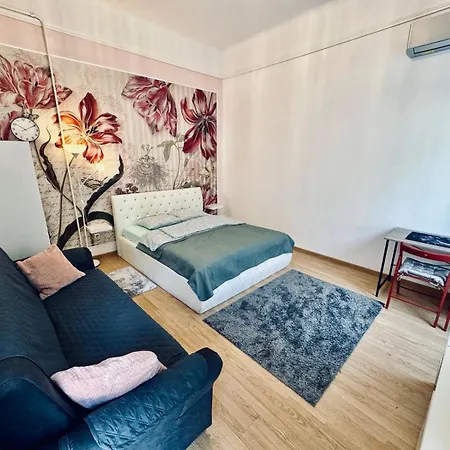Lovely Flowers In Downtown Apartament Budapesta