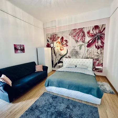 Apartament Lovely Flowers In Downtown